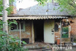 В Черкасской области мужчина убил пенсионера и сжег его дом: подробности