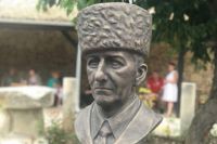 Бюст Идриса Базоркина установлен в Болгарии.