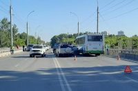 В результате аварии было заблокировано движение на Винаповском мосту.