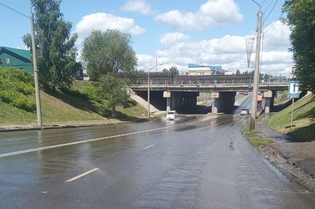В Барнауле на проспекте Калинина произошла коммунальная авария