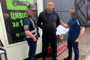 В Днепропетровской области полицейского поймали на взятке в 5 тыс. долларов