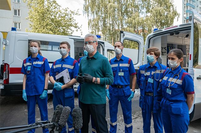 Срегей Собянин вместе с сотрудниками 17-й подстанции осмотрел новое здание скорой помощи на ул. Печорской.