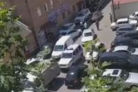 Видео снято очевидцем после перестрелки на улице Коммунальной.