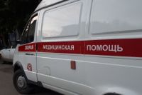 На улице Дмитрия Менделеева в Тюмени столкнулись иномарка и мотоцикл