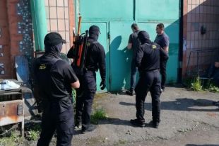 В Ровно на СТО нашли гранатомет, янтарь и краденый джип