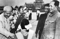 Никита Хрущёв и Мао Цзедун в Китае, 1958 год.