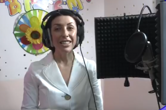 Татьяна Савинова запела в честь медиков Оренбуржья.