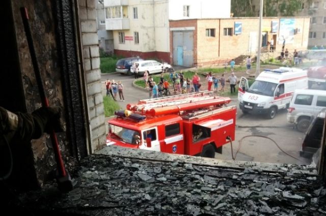 37 человек спасли на пожаре в Усть-Илимске