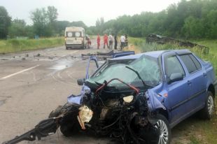 В Луганской области в ДТП с полицейским пострадало девять человек