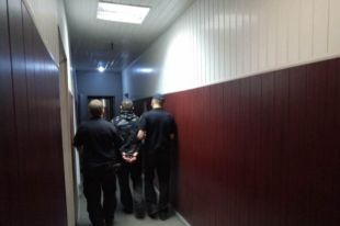 Под Харьковом в лесном массиве мужчина изнасиловал 50-летнюю женщину