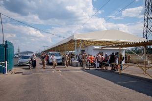 Пограничники попросили людей устанавливать «Дій вдома» до пересечения КПВВ