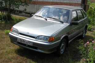 LADA 2114.