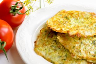 Готовим кабачковые оладьи: лучшие рецепты вкуснейшего блюда сезона