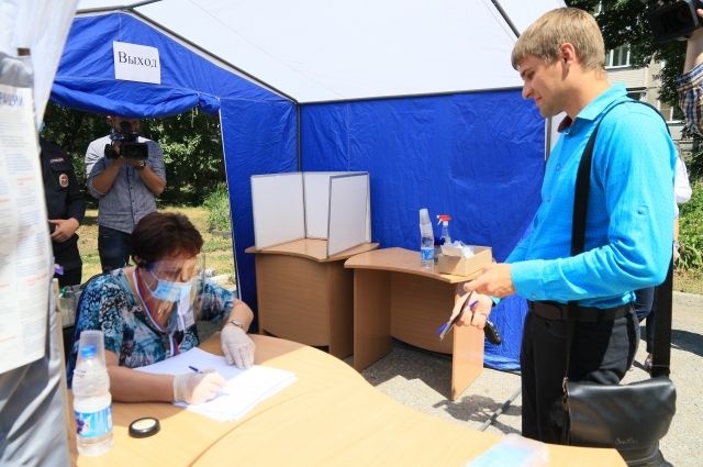 Голосование на улице. В Алтайском крае заработали придомовые пункты