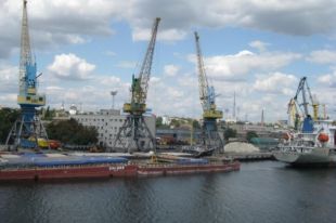 В Херсоне передали в концессию первый морской порт Украины