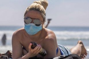Нужно ли носить украинцам маски на пляжах: в Минздраве дали ответ