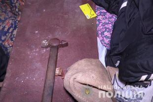 В Киеве мужчина до смерти забил молотком родного брата: подробности