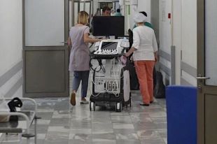 Один умер от COVID-19, другой - от инсульта.