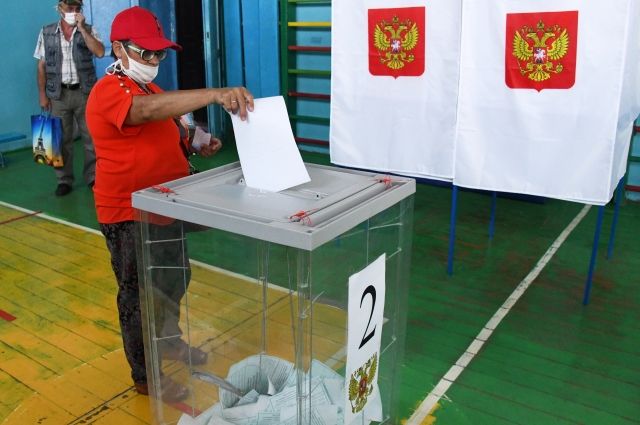 Средняя явка на голосовании по Конституции на 13.00 составила 59,01%