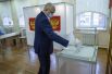 Губернатор Кузбасса Сергей Цивилев принял участие в голосовании утром 25 июня на участке № 331 в Кемерове.
