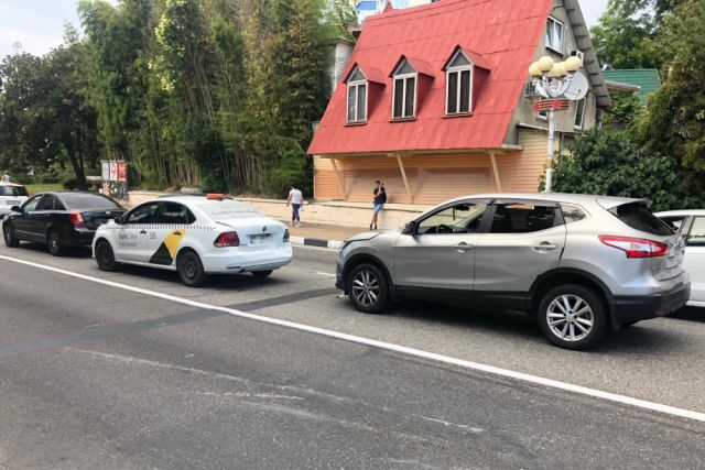 В ДТП в центральном районе Сочи пострадал 15-летний пассажир авто