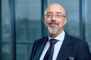 РФ ежегодно тратит на Крым и ОРДЛО пять миллиардов долларов, - Резников