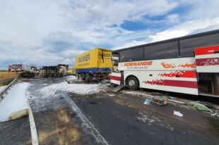 В Польше автобус с украинцами попал в ДТП: травмированы 16 человек