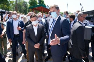 Зеленский получил три списка с кандидатами на должность главы НБУ