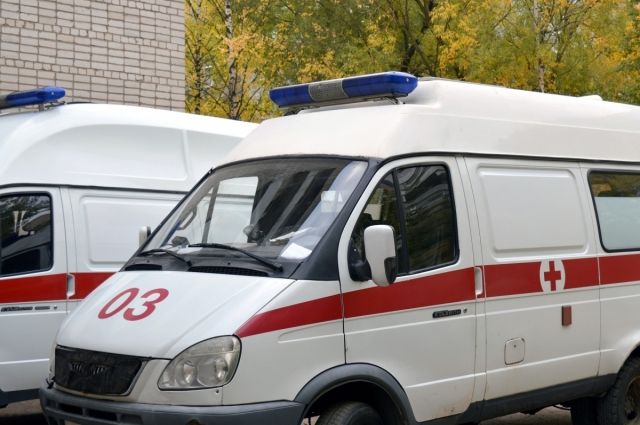 Два человека пострадали после столкновения двух иномарок в Брянском районе