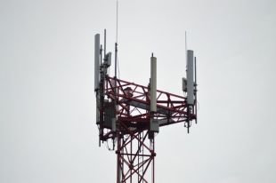 Зеленский рассмотрит петицию о запрете 5G в Украине