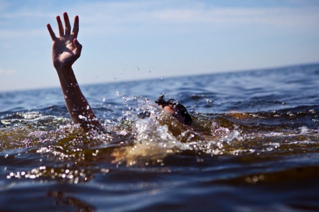 В Новосибирске три человека утонули, спасая 12-летнюю девочку