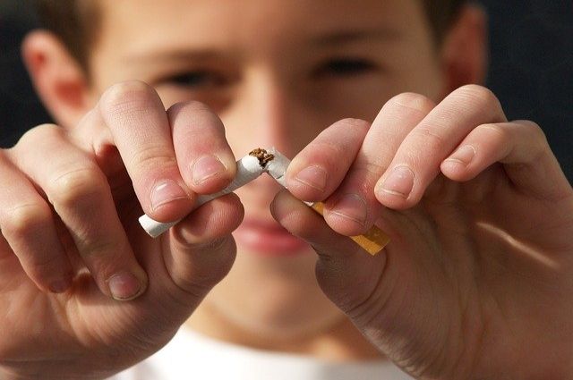 В Казахстане табачные изделия будут продавать с 21 года