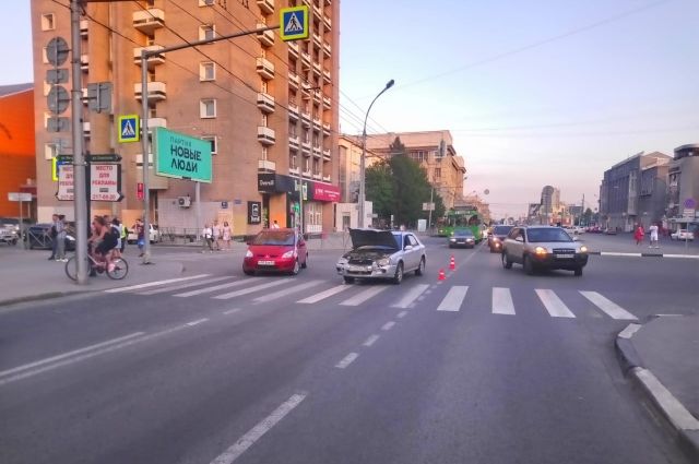 В ДТП с двумя автомобилями в Новосибирске пострадал 11-летний мальчик