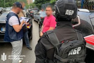 Следователь полиции требовал взятку за возвращение арестованного авто