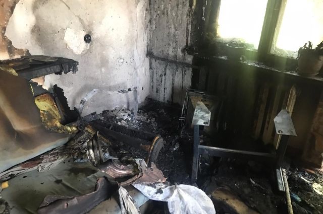 Два человека пострадали на пожарах в Иркутской области