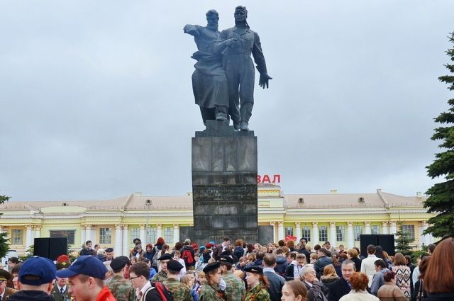Что даст Екатеринбургу почётное звание «Город трудовой доблести»?