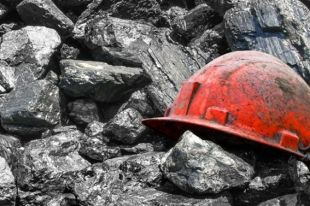 В Донецкой области горняка насмерть засыпало в шахте во время обвала