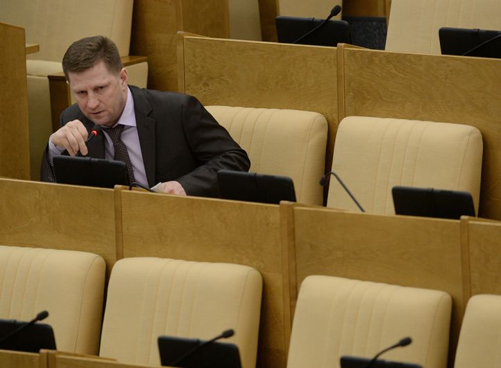 Председатель комитета Государственной Думы РФ по охране здоровья Сергей Фургал на пленарном заседании. 2016 год.