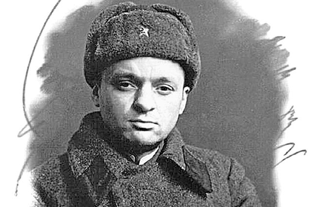 В первые же дни войны Щёлкин записался добровольцем и ушёл на фронт. В январе 1942 г. его отозвали из действующей армии для продолжения научной работы.