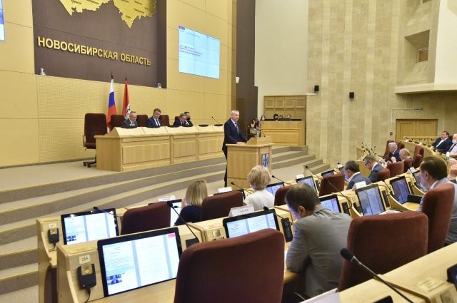 Андрей Травников считает конструктивной работу депутатов и правительства