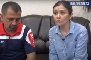 Родители Али Бекова рассказали, как их обманул мошенник.