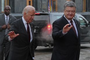 Джо Байден и Петр Порошенко.