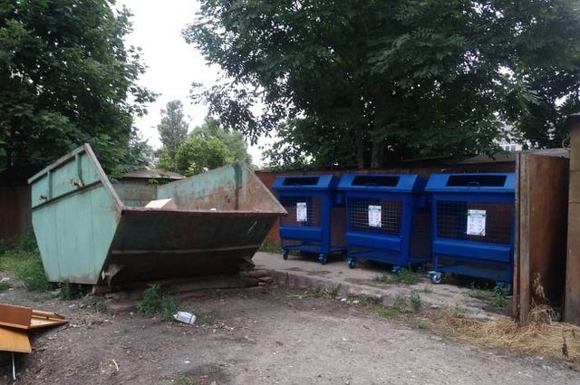 В Навле установили контейнеры для раздельного сбора отходов
