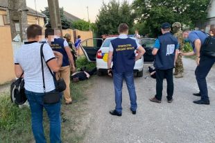 В Донецкой области полицейские продавали наркотики и похищали людей