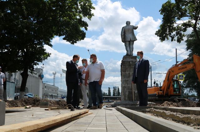Памятник Ленину с привокзальной площади Брянска увезли на реставрацию