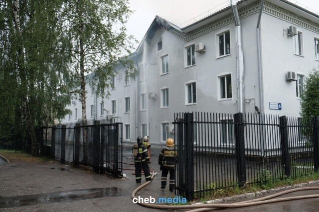 В Чебоксарах загорелась крыша производственного здания НПП «Динамика»