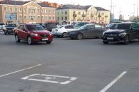 Администрация Тюмени просит не оставлять машины при выезде с парковки