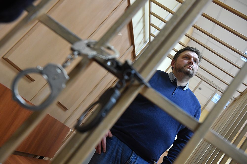 Никита Белых, Кировская область. В 2018 году Белых приговорили к восьми годам колонии строгого режима и штрафу по делу о получении взятки в 400 тысяч евро от одного из бизнесменов. Наказание экс-губернатор отбывает в колонии в Рязанской области.