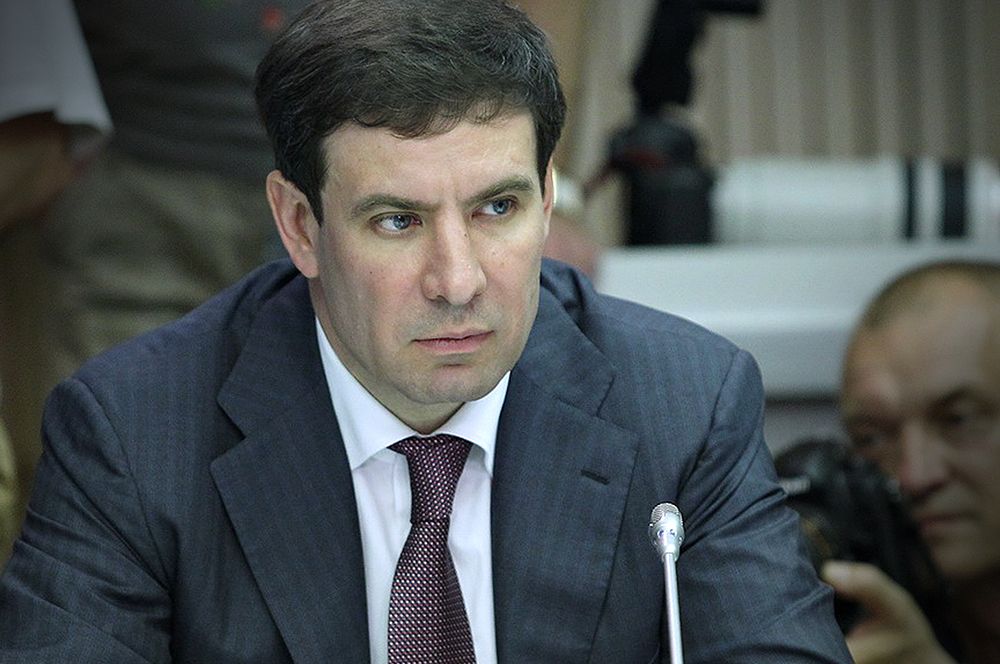 Михаил Юревич, Челябинская область. В 2017 году в отношении Юревича возбудили уголовное дело, ему инкриминировали получение взяток на сумму порядка 3,5 млрд рублей. По словам представителей правоохранительных органов, это одно из крупнейших коррупционных преступлений не только в Челябинске, но и в целом по России. Экс-губернатор объявлен в международный розыск.