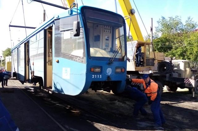В Омск доставили ещё два трамвая из столицы